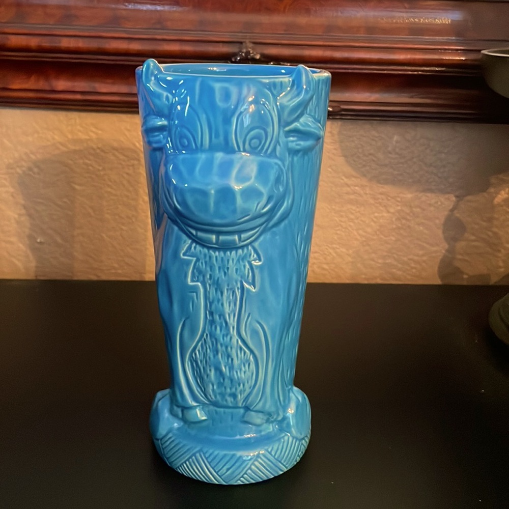 Haynes Besco 20 ounce cow tiki mug